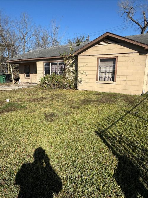 5325 Longmeadow St, Houston, TX, 77033-2747 | Card Image