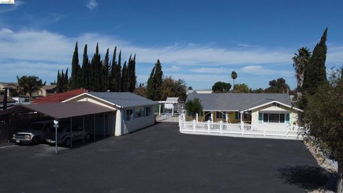 2831 Fabian Rd, Tracy, CA, 95377-7238 | Card Image