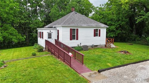 325 Garesche St, Collinsville, IL, 62234-5322 | Card Image
