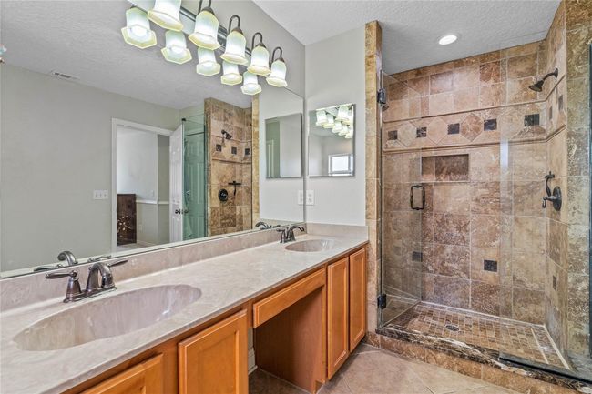 Owner's Bathroom | Image 31