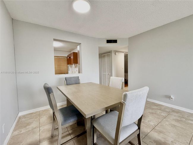 APT-507 - 8550 N Sherman Cir, Condo with 2 bedrooms, 2 bathrooms and null parking in Miramar FL | Image 5