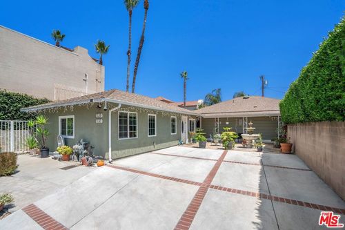 7128 Mammoth Ave, Van Nuys, CA, 91405-3329 | Card Image