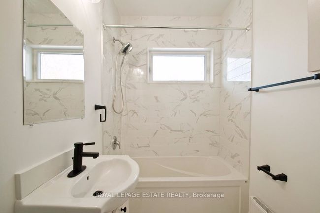 UPPER - 22 Wineva Ave, Home with 3 bedrooms, 2 bathrooms and 4 parking in Toronto ON | Image 6