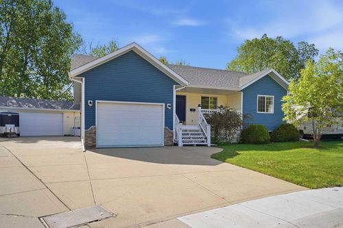 18 Osmond Close, Red Deer, AB, T4N6Y1 | Card Image