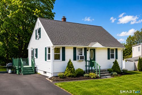 18 Crestwood Ave, Waterbury, CT, 06704-1621 | Card Image