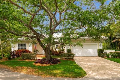 6371 Sw 87th Terrace, House other with 3 bedrooms, 3 bathrooms and null parking in Pinecrest FL | Image 2