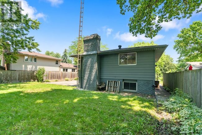 1361 Isabelle Pl, Home with 5 bedrooms, 2 bathrooms and null parking in Windsor ON | Image 44