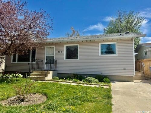 208 12th Street, Humboldt, SK, S0K2A0 | Card Image