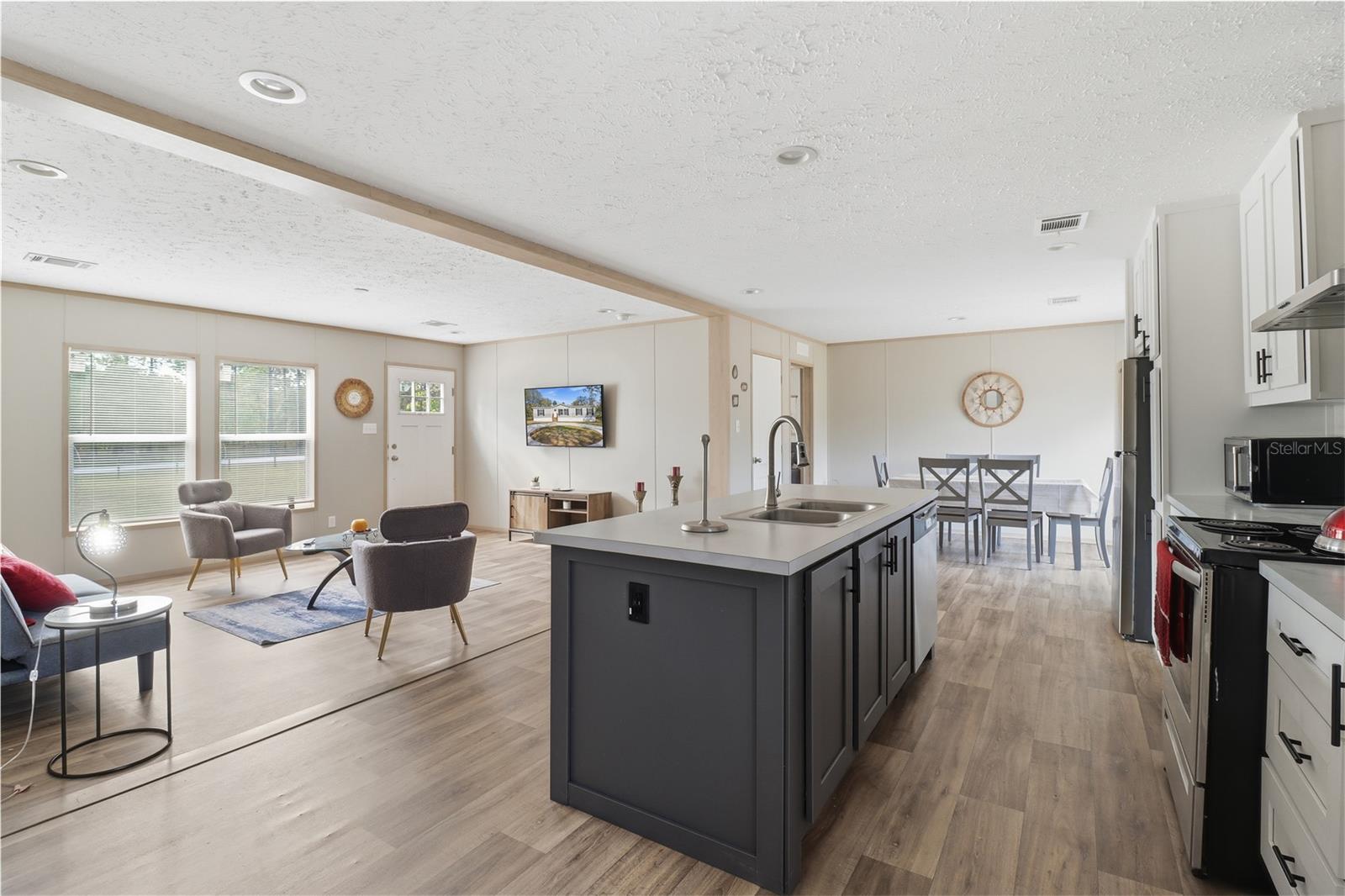 Residential in DUNNELLON 4