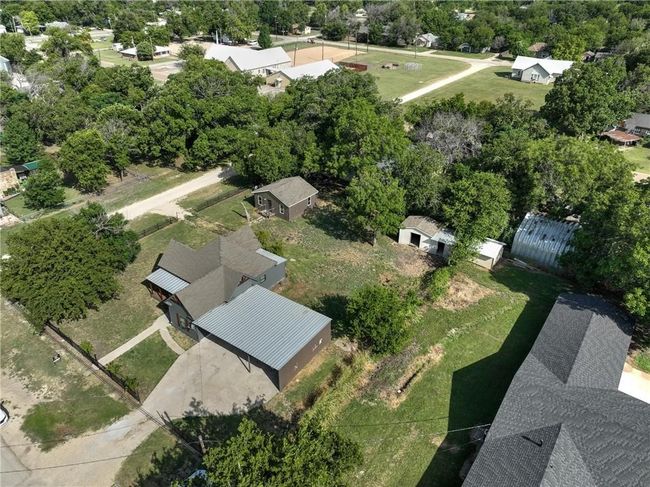 153 E Norway St, House other with 3 bedrooms, 1 bathrooms and 3 parking in Walnut Springs TX | Image 28