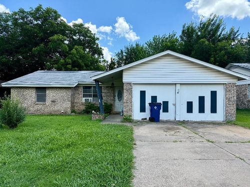 549 Nw Renfro St, Burleson, TX, 76028-3428 | Card Image