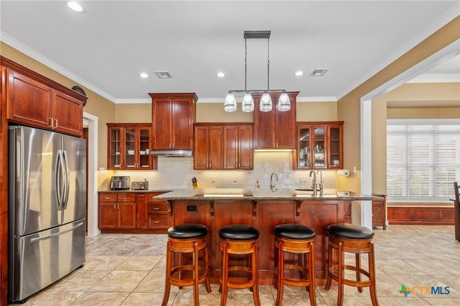 404 Iron Gate, House other with 5 bedrooms, 5 bathrooms and null parking in Victoria TX | Image 12