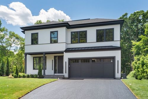 18 Rockland St, Wellesley, MA, 02481-4902 | Card Image
