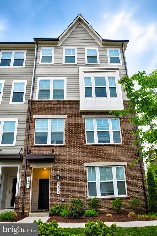 2303 Stephanie Tessa Ln, WOODBRIDGE, VA, 22191-5966 | Card Image