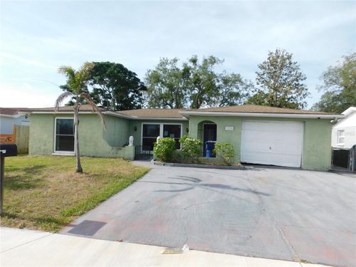 3220 Coldwell Dr, HOLIDAY, FL, 34691-4837 | Card Image