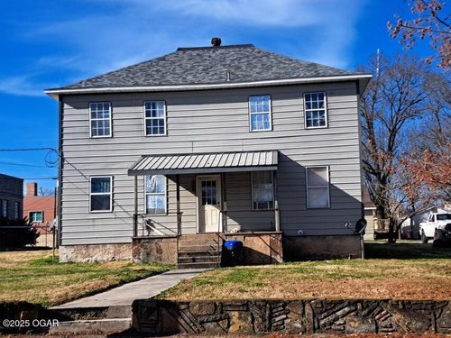 300 N Wood St, Neosho, MO, 64850-1530 | Card Image
