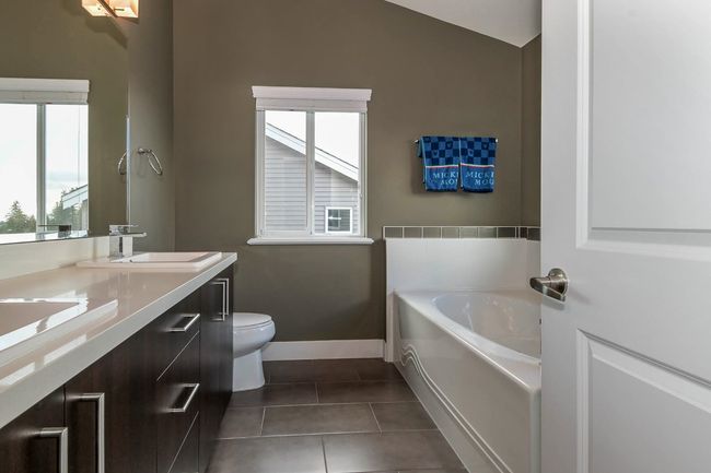 10499 Mceachern St, House other with 4 bedrooms, 4 bathrooms and 4 parking in Maple Ridge BC | Image 13