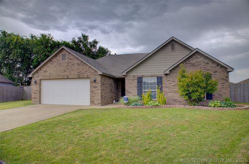 1102 E 146th Pl S, Glenpool, OK, 74033-3791 | Card Image