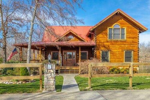 7930 Wilderness Way, Ooltewah, TN, 37363-7603 | Card Image