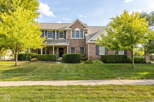 9557 Greenthread Dr, Zionsville, IN, 46077-8123 | Card Image