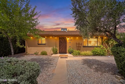 5037 E Baker St, Tucson, AZ, 85711-2122 | Card Image