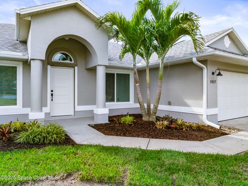 1017 Homewood Ave, Melbourne, FL, 32940-7057 | Card Image