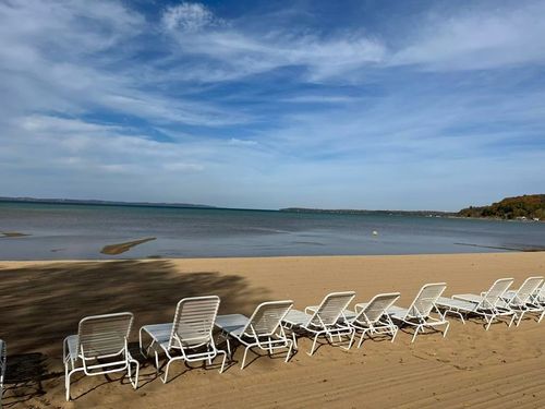 2305 N Us Highway 31 N, Traverse City, MI, 49686-3755 | Card Image