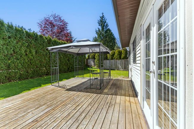 12610 Thornton Place, House other with 4 bedrooms, 2 bathrooms and 4 parking in Maple Ridge BC | Image 32