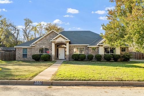 5532 Chimney Rock Rd, Fort Worth, TX, 76112-2929 | Card Image