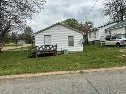 1107 Winnie St, Poplar Bluff, MO, 63901-6459 | Card Image