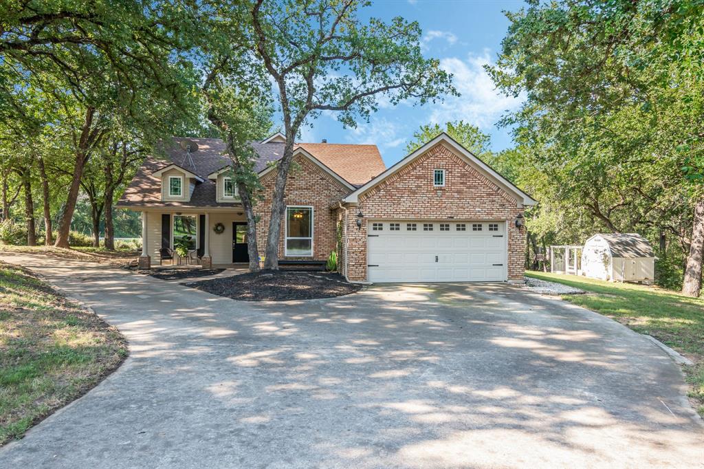 Imogene Ct, Azle, TX 76020