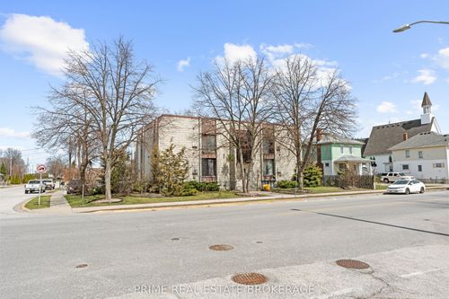 204 Michigan Ave, Point Edward, ON, N7V1E8 | Card Image