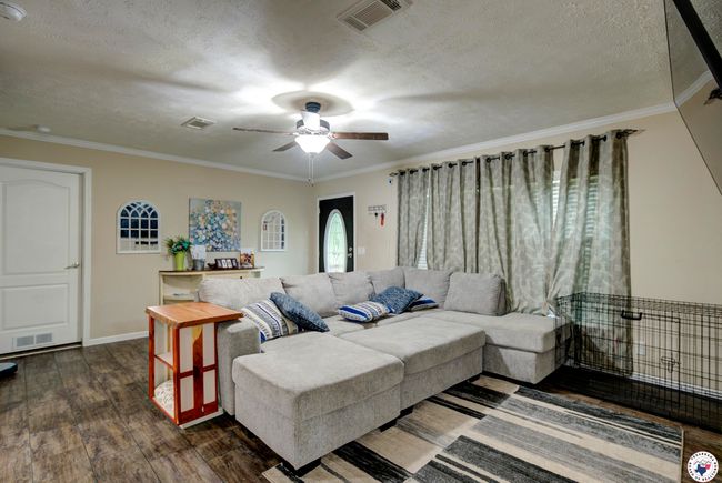807 E 11 Th St, House other with 4 bedrooms, 2 bathrooms and null parking in Hooks TX | Image 4