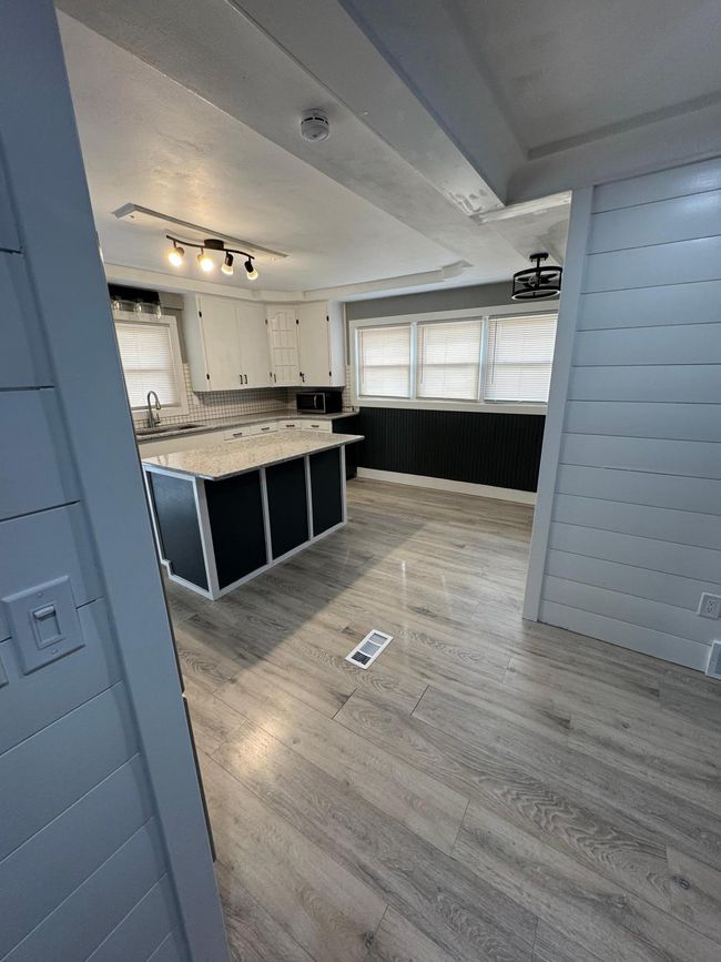 KITCHEN | Image 16