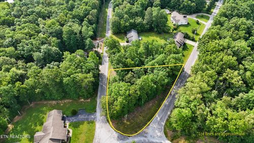 600 Aqum Cir, Crossville, TN, 38572-6503 | Card Image