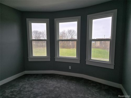 2181 Harding St, Detroit, MI, 48214-3126 | Card Image