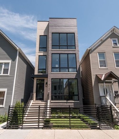 3-2430 W Moffat St, CHICAGO, IL, 60647-4311 | Card Image