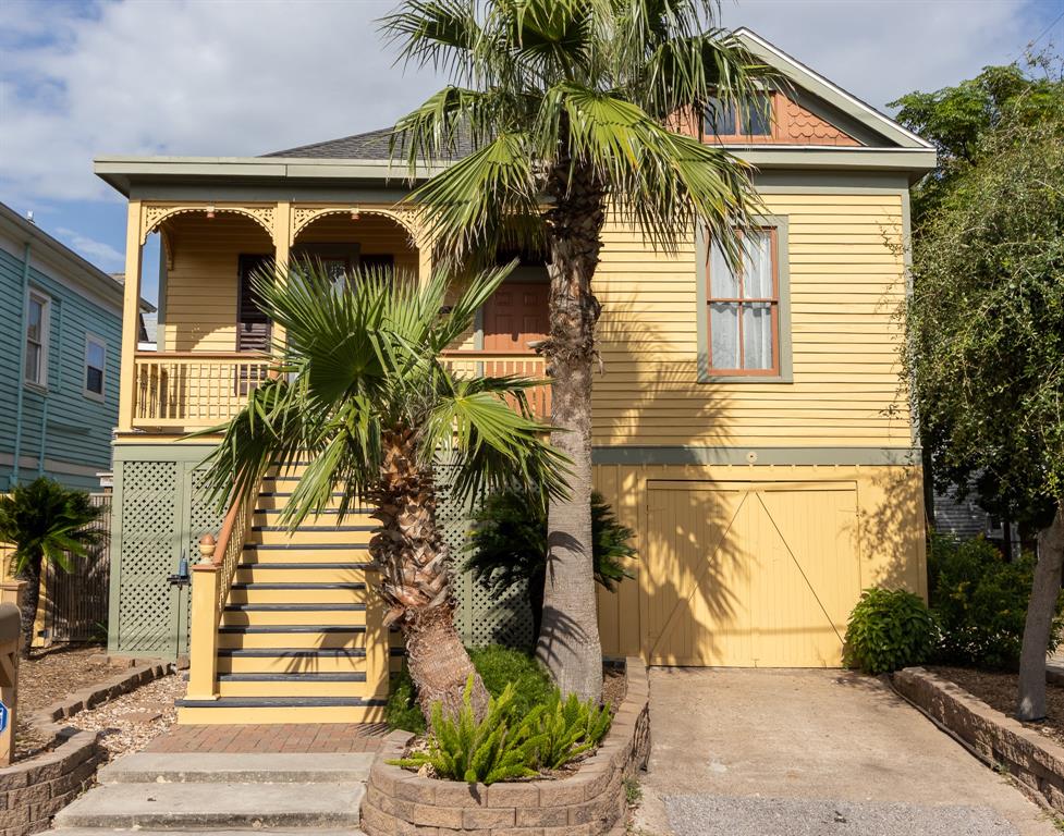 12th St, Galveston, TX 77550