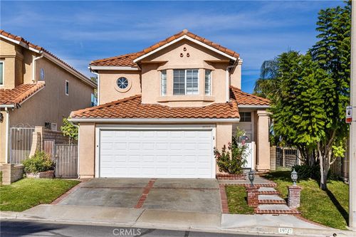 19727 Scarlet Meadow Dr, Newhall, CA, 91321-1304 | Card Image