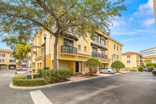 109-109 Bradford Beach Ct, TAMPA, FL, 33609-2461 | Card Image