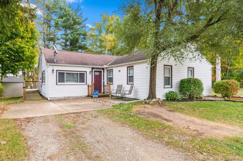 1125 Hickory Ln, Hillsdale, MI, 49242-9440 | Card Image