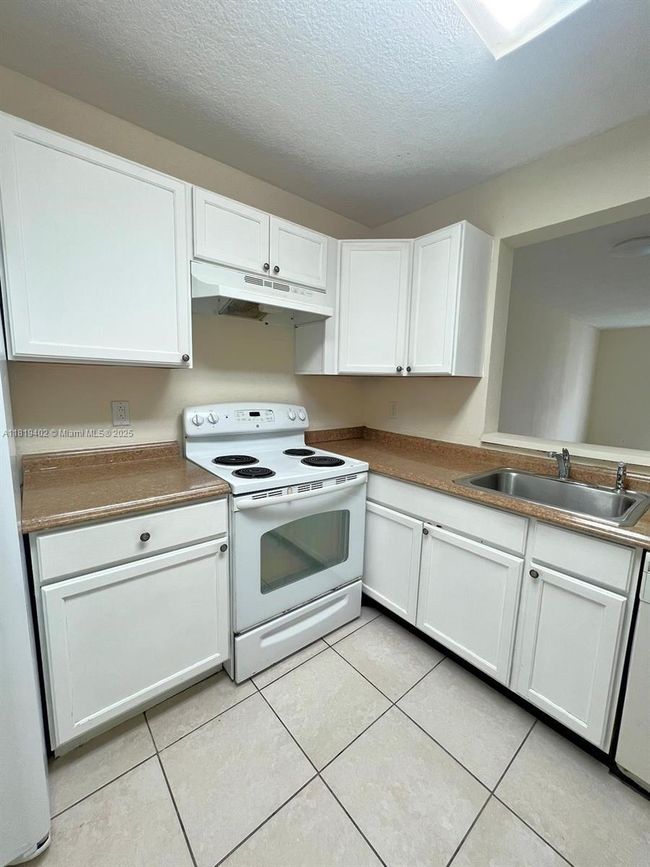 APT-308 - 8740 N Sherman Cir, Condo with 2 bedrooms, 2 bathrooms and null parking in Miramar FL | Image 4