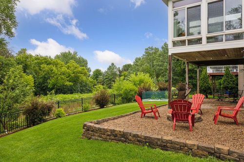 1048 Rosemary Cir, Chaska, MN, 55318-4634 | Card Image