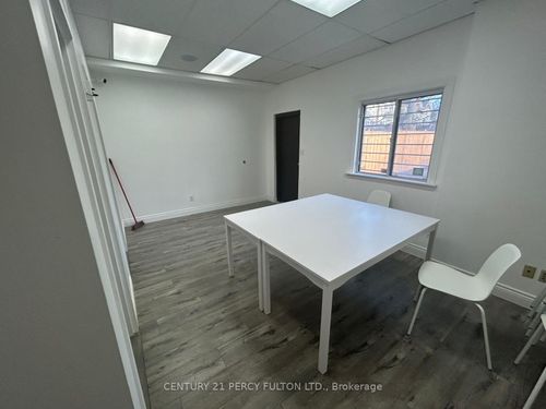 46 Lakeshore Rd W, Oakville, ON, L6K1C7 | Card Image