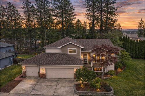 8010 N Stephanie St, Spokane, WA, 99208-9682 | Card Image