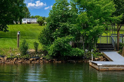 381 Browns Point Dr, Moneta, VA, 24121-2749 | Card Image