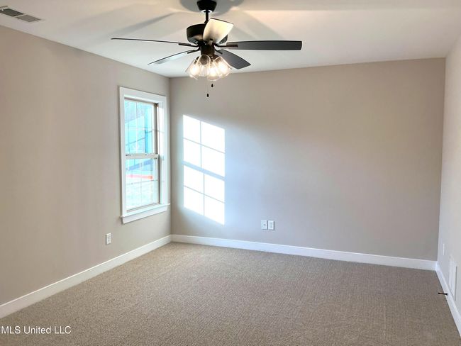 Upstairs Bedroom | Image 22