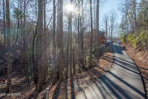 1458 Beach Front Dr, Sevierville, TN, 37876 | Card Image