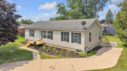 1119 Lathers St, Garden City, MI, 48135-3038 | Card Image