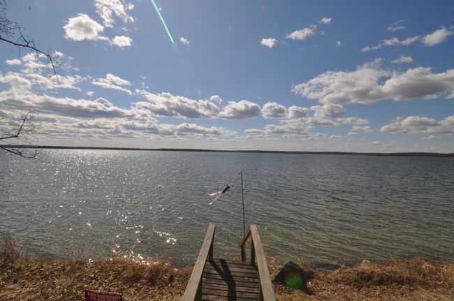 Short set of stairs leading to the 100' of shoreline | Image 52
